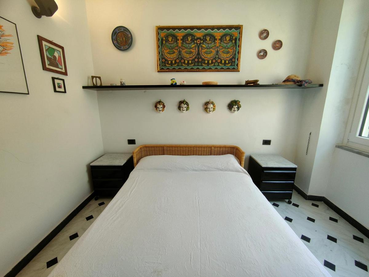 Byron Guest House ปอร์โตเวเนเร ภายนอก รูปภาพ